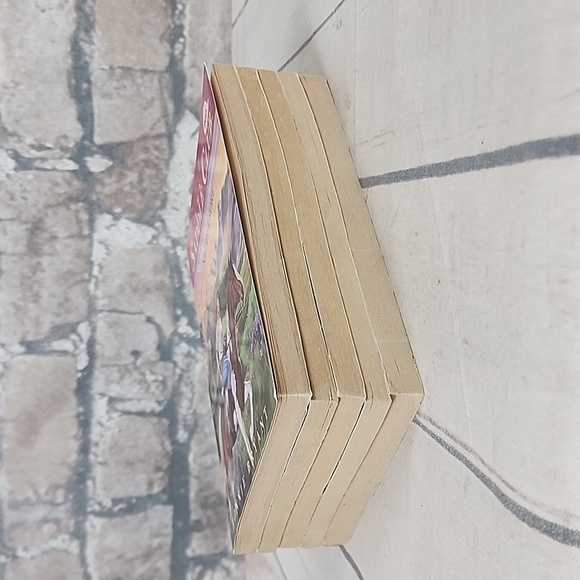 Vintage 90s The  Saddle Club Paperback Novels Set of 5 - Picture 3 of 9